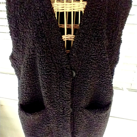 Coat/Duster Vest Curly Sherpa Style Button front Duster Vest - Picture 11 of 14